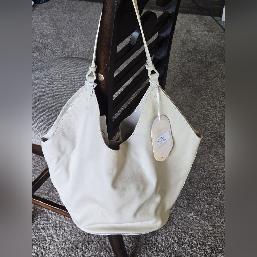 VIOLA CASTELLANI Made ln Italy Leather Hobo With Oval Bottom.Milky Ivory. NWT